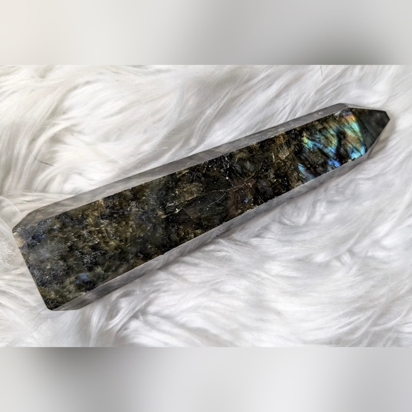 Labradorite Flash Crystal Tower (chipped tip) - Picture 9 of 16